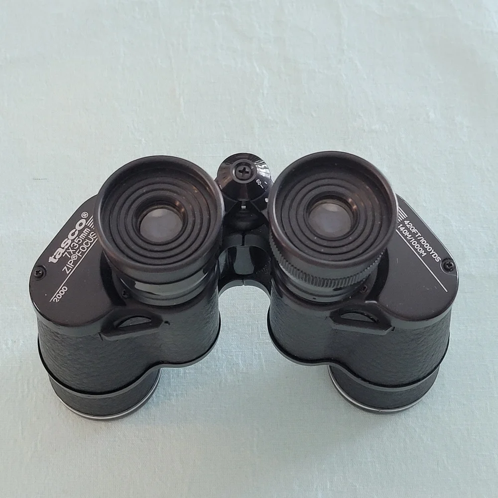 Vintage, Tasco Binoculars, zip 7X35WA Focus 2000.420 Ft 1000 Yards 140M/1000M